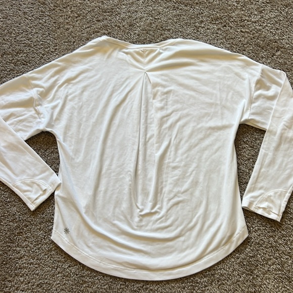 Athleta Girl outfit girls size 8-10. Long sleeve top and elastic waist shorts - Picture 9 of 12